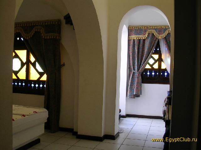 � ������