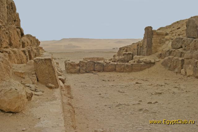 � �������