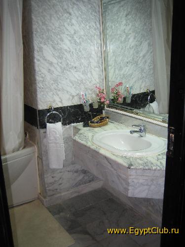 ����� 206 � Main building Golden5