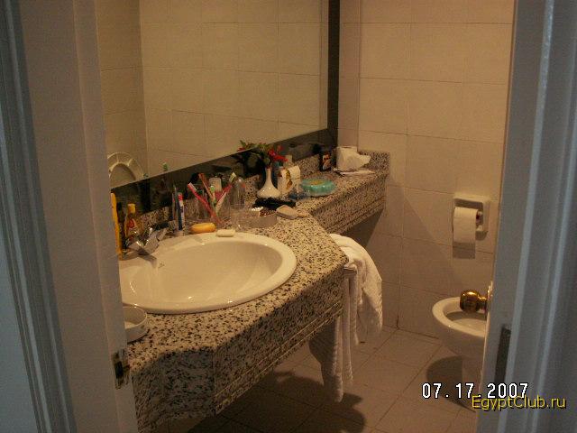 C�������4