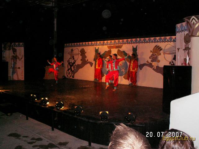 C�������4