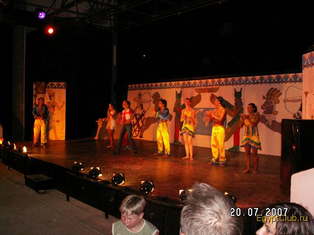 C�������4