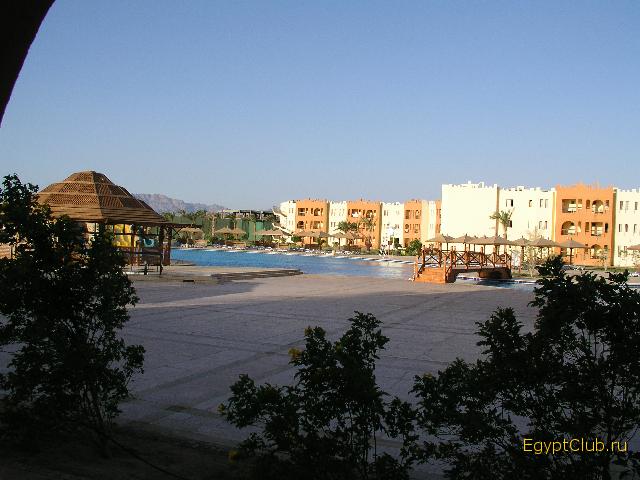 building 10 and family pool