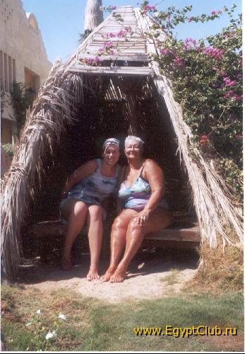 ���  �����)