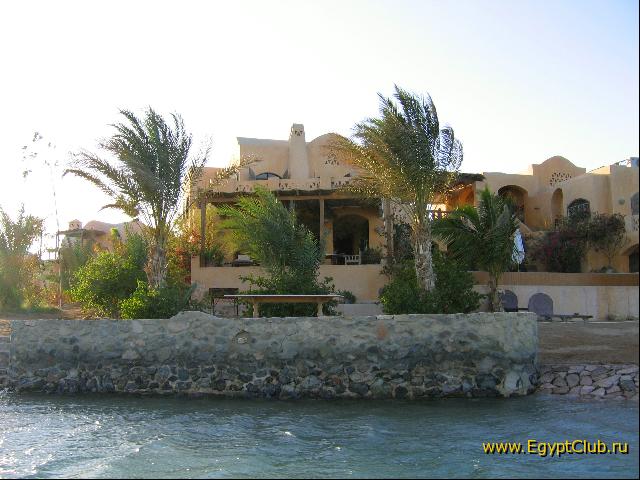 ���-����