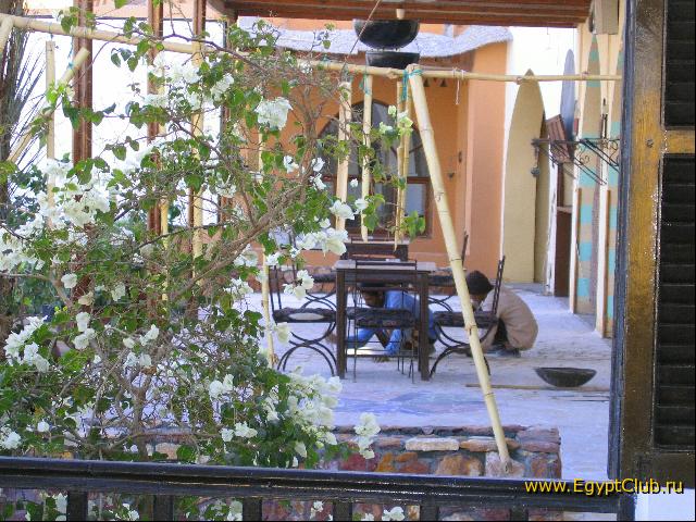 ���-����