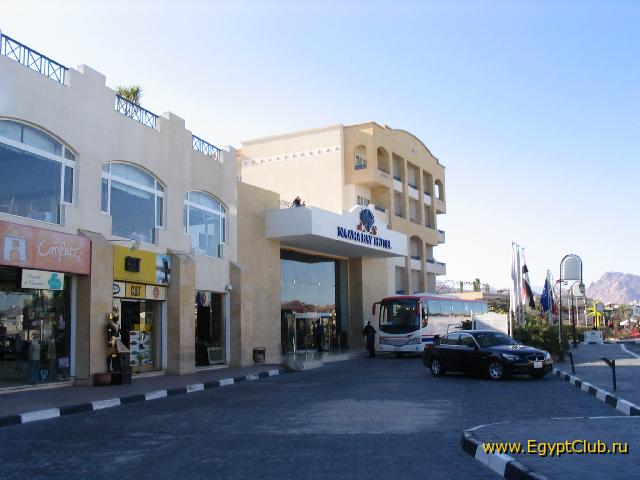 ���  � �����