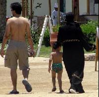 �������