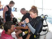 �������