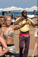 ��  �����.