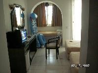 C�������4