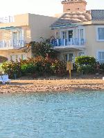 ���-����