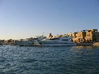 ���-����