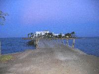 ���-����