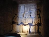 ���-������