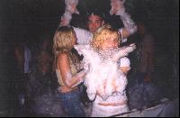 � ����!